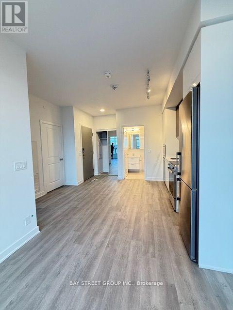 Building Photo - 50 Upper Mall Wy