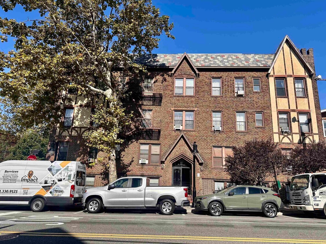 Foto principal - 301 Palisade Ave