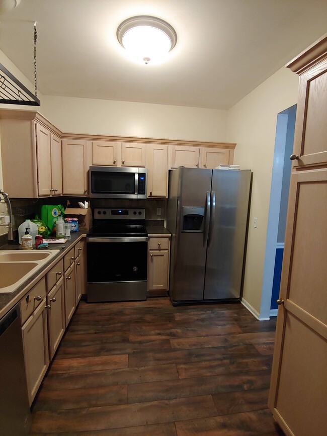 766 Eagle Dr, Fenton, MI 48430 Townhome Rentals in Fenton MI