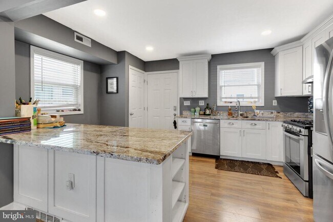 Foto del edificio - 1719 Ridge Ave