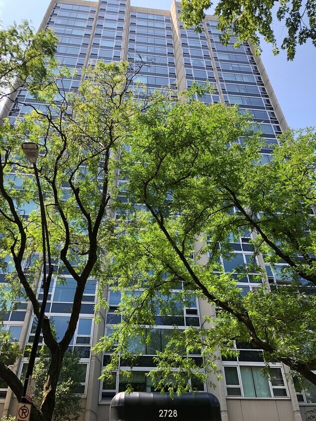 Primary Photo - 2728 N Hampden Ct