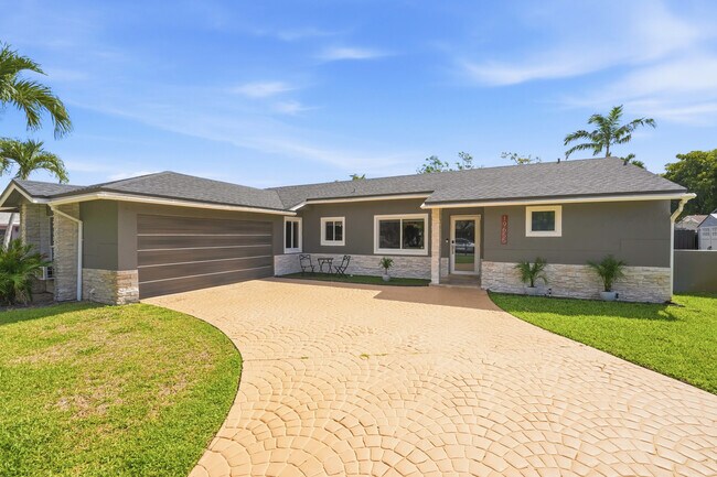 Building Photo - 19655 NW 62nd Ct