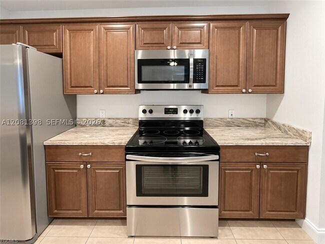 Building Photo - 1310 SW 7th Ct
