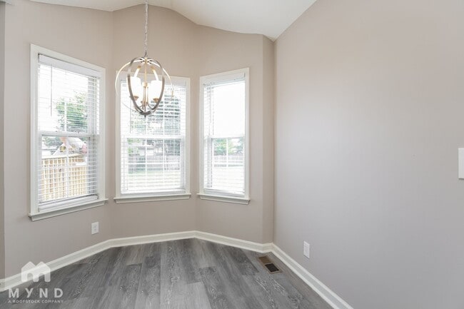 Building Photo - 6216 Rocky Top Dr