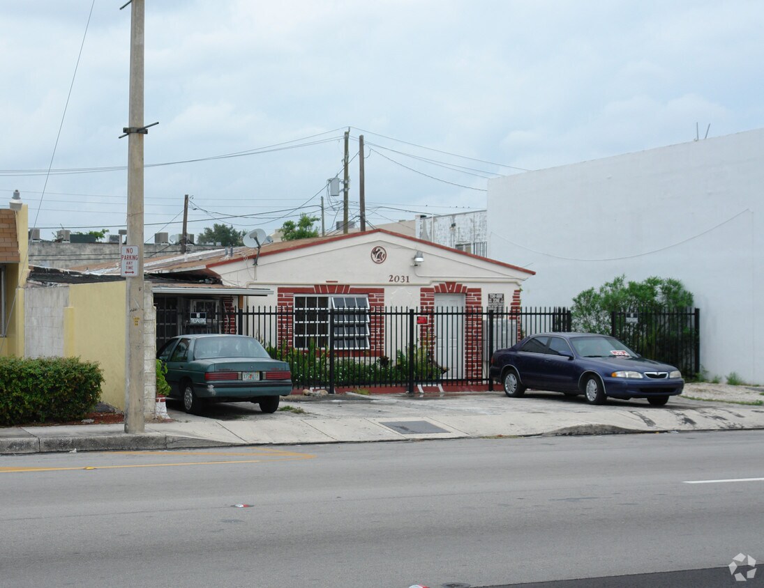 Foto del edificio - 2031 SW 1st St