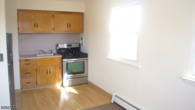 Building Photo - 336 Totowa Rd