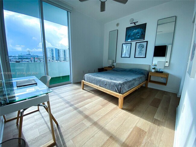 Foto del edificio - 350 NE 24th St