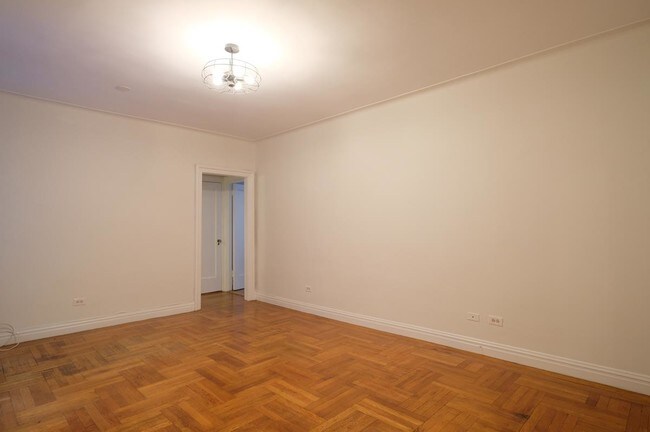 Foto del edificio - 325 East 80th Street