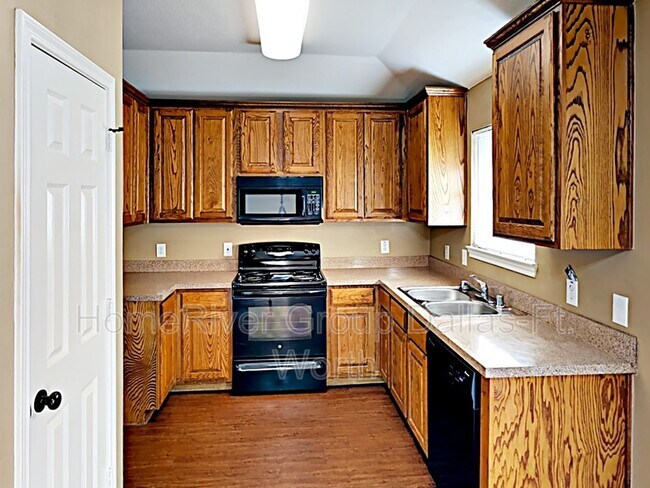 Foto del edificio - 1836 Alanbrooke Dr