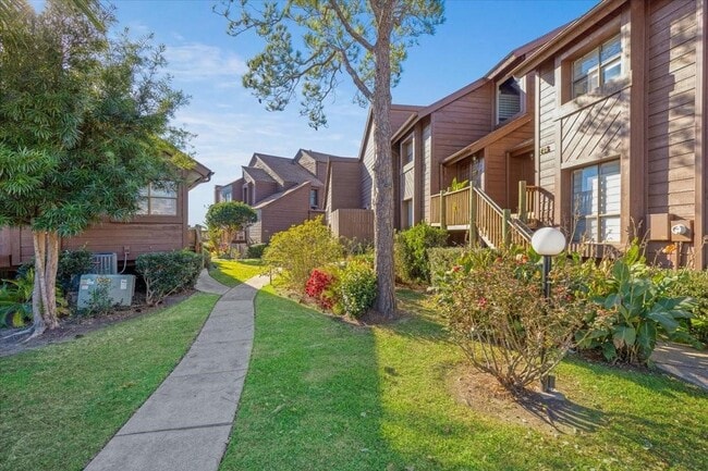 Foto del edificio - 727 Davis Rd