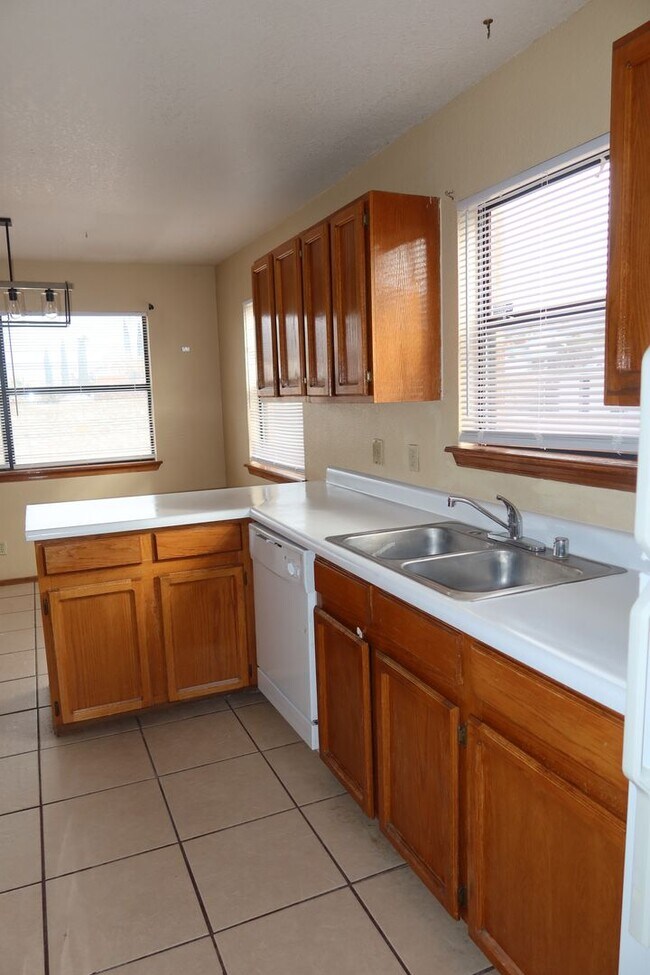 Foto del edificio - 1137 W Bend Ln