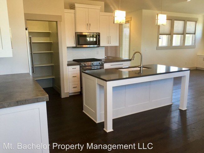 Foto del edificio - 3 br, 2 bath House - 1702 NW Fields