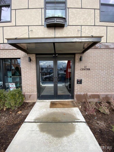 Building Photo - 22 Center St