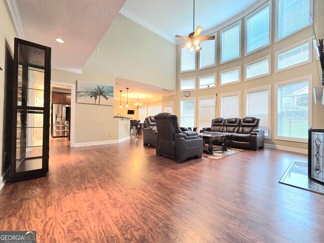 Foto del edificio - 1355 Magnolia Park Cir