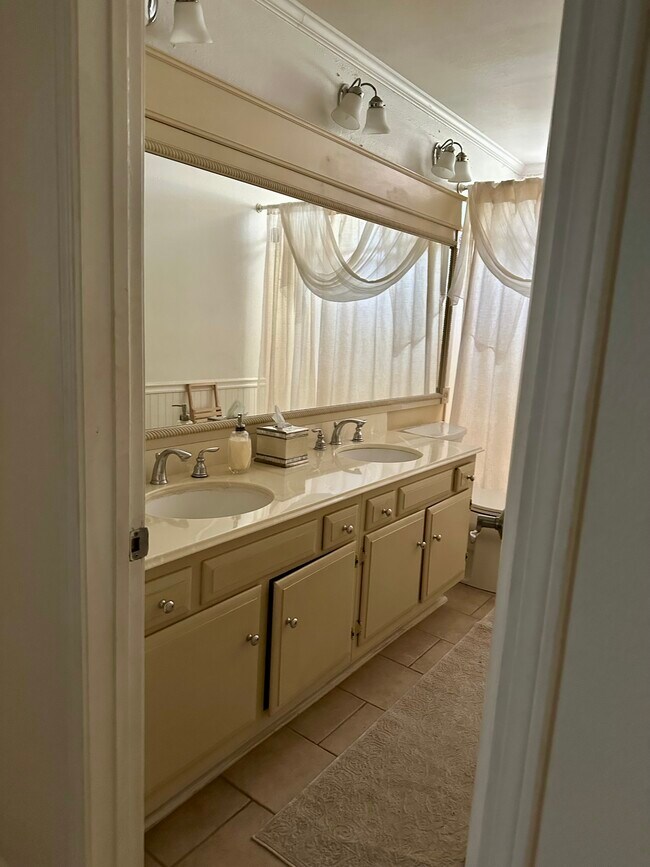 Building Photo - 20829 Marshall Way