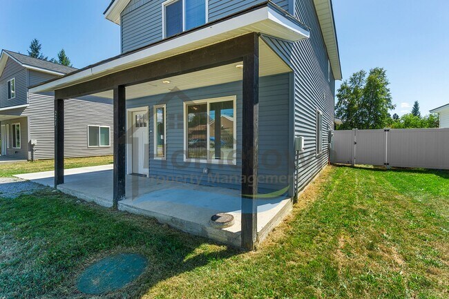 Foto del edificio - 3 Bedroom 2 Bathroom Home with Attached Ga...