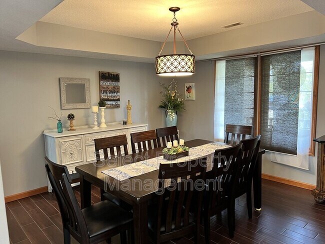 Foto del edificio - 8329 Burnt Ember Pl