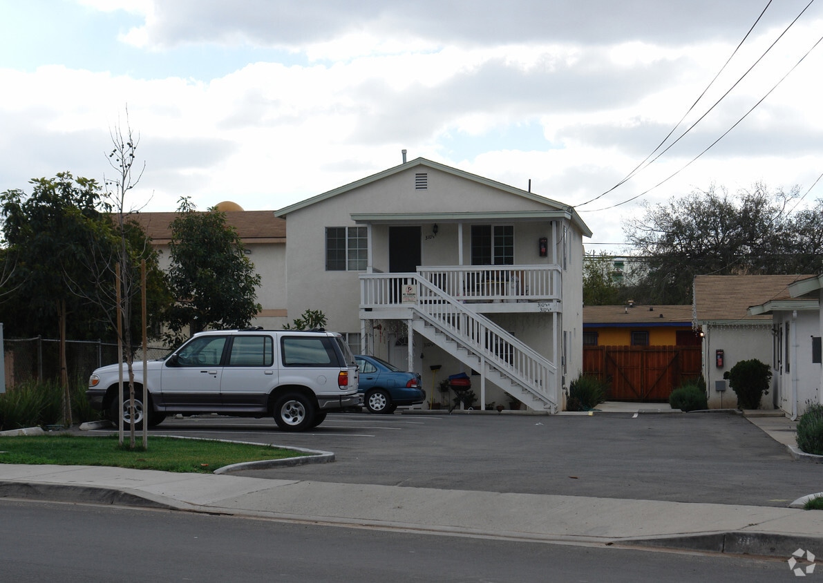 Foto del edificio - 3868 Sunset Ln