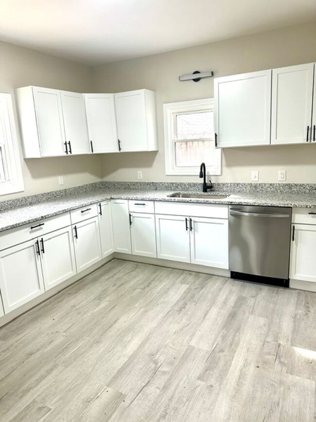 Building Photo - Completely Updated 3 Bedroom Home!