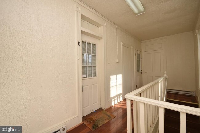Foto del edificio - 9305 West St