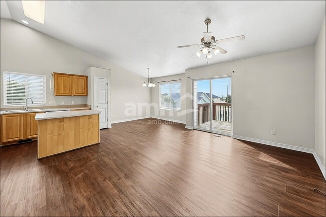 Building Photo - 2530 Cimmaron Dr