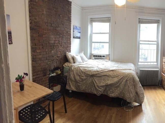 Building Photo - 1 bedroom in Prime Greenwich Village