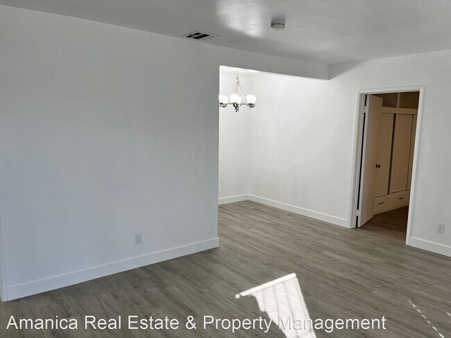 Foto del edificio - 3 br, 1 bath House - 8978 Chantry Ave.