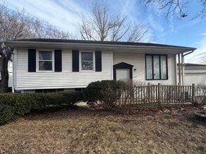 Building Photo - 1505 Valleyview Ave