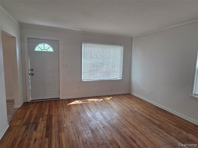 Foto del edificio - 7211 Paige Ave