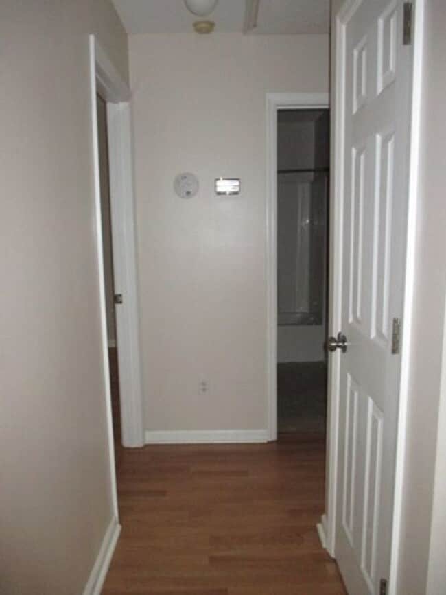 Building Photo - 112 Live Oak Ct