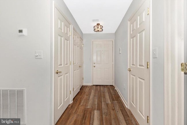 Foto del edificio - 214 Ridgepoint Pl