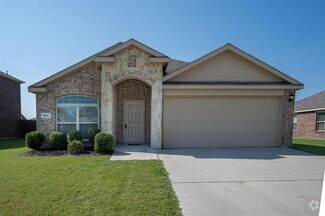 Building Photo - 411 Hawthorn Dr
