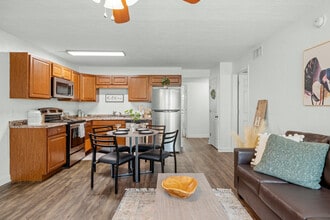 Building Photo - Tuscany Village