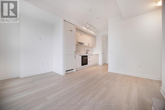 Building Photo - 1 Quarrington Lane