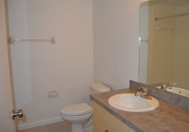Building Photo - 1800 vics way