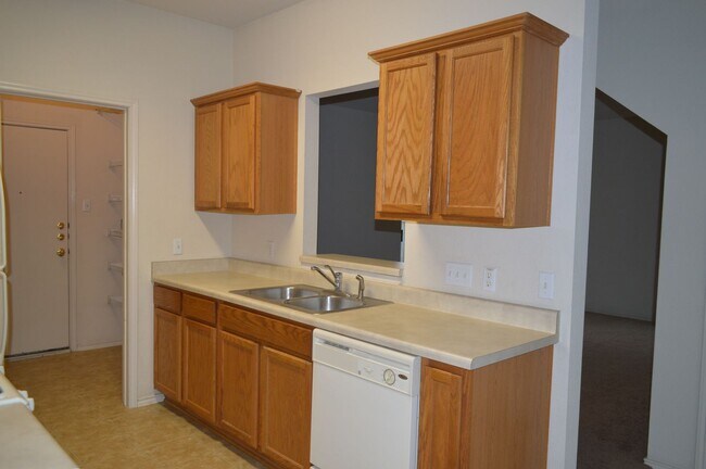 Foto del edificio - Desirable South Austin Home - Only $1950