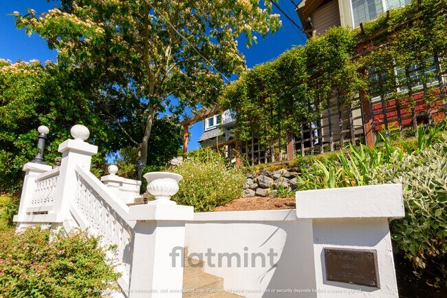 Foto del edificio - 750 N 75th St