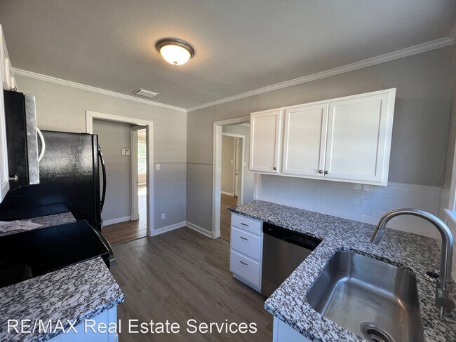 Foto del edificio - 3 br, 1 bath House - 118 East Elmwood