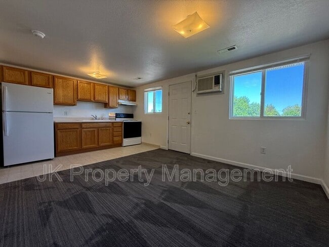 Building Photo - 4000 Ella Ave