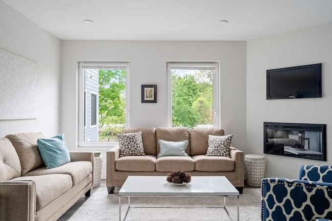 Building Photo - 50 Stedman St