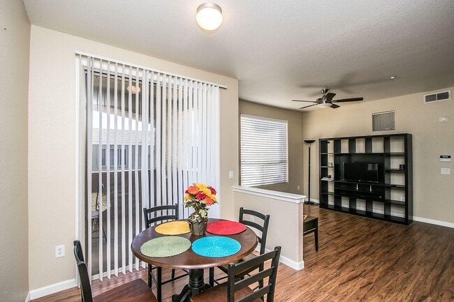 Dining - 5303 N 7th St
