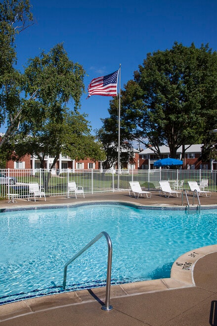 Building Photo - Holiday Center Apartments