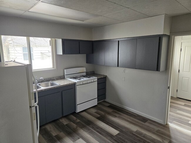 Building Photo - 2335 Baker St