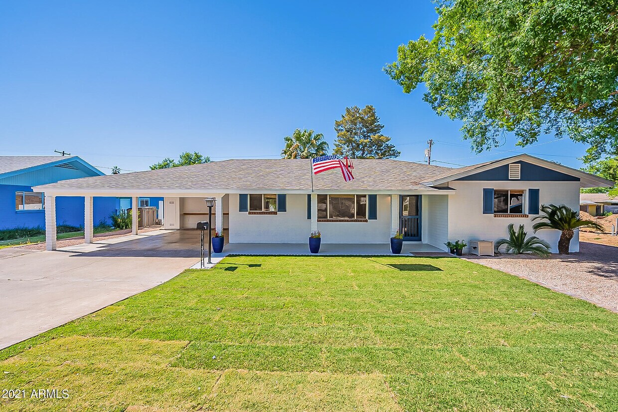 Foto principal - 4029 E Campus Dr