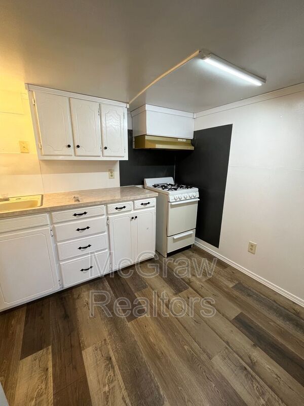 Building Photo - 821 N Highland Ave