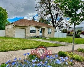 Building Photo - 172 E Mountain View Dr