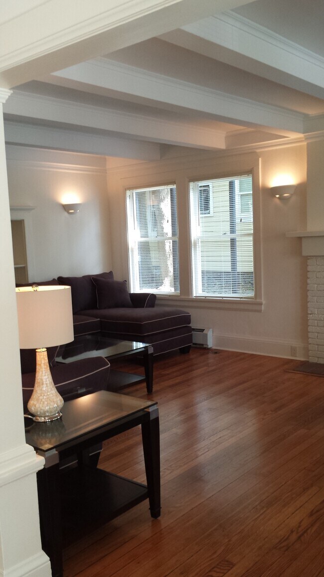 Building Photo - 115 Dewitt Pl