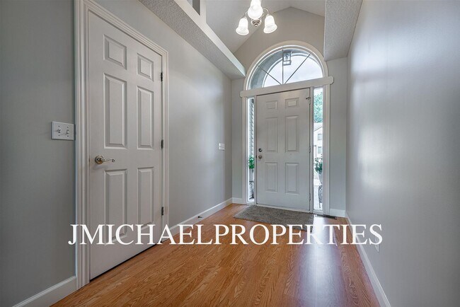 Building Photo - 11325 Bromley Cove