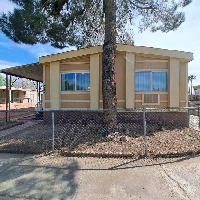 Foto del edificio - 5033 Sitka Ln