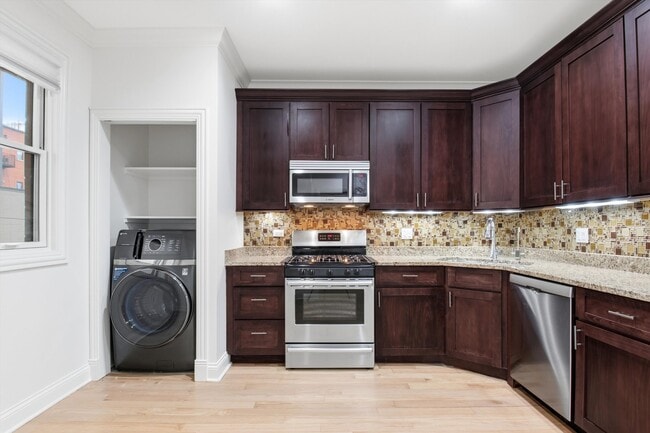 Foto del edificio - 2340 W Adams St